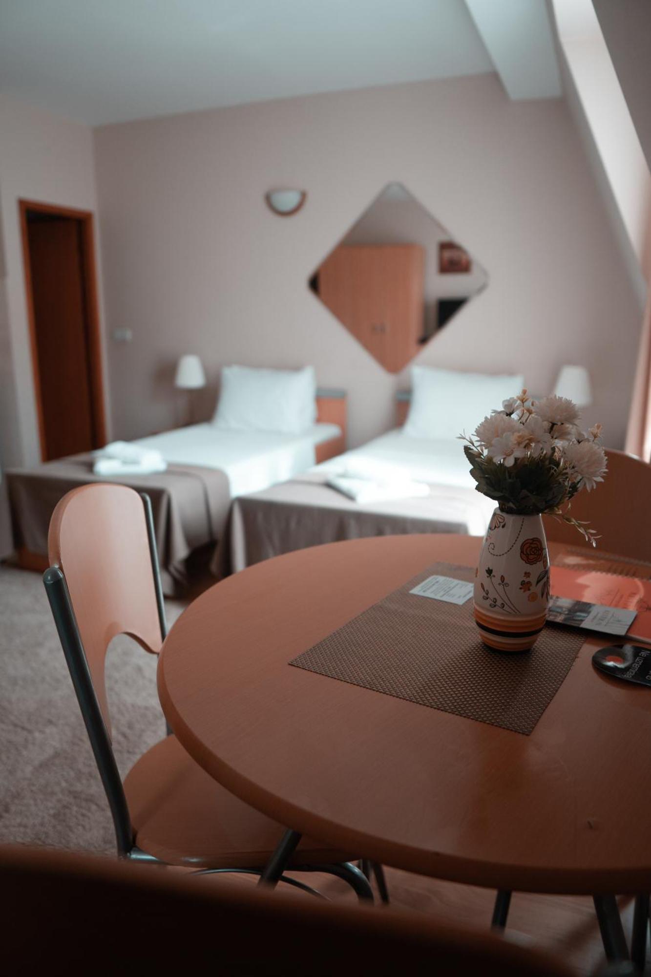 Hotel Topcider Belgrade Exterior photo