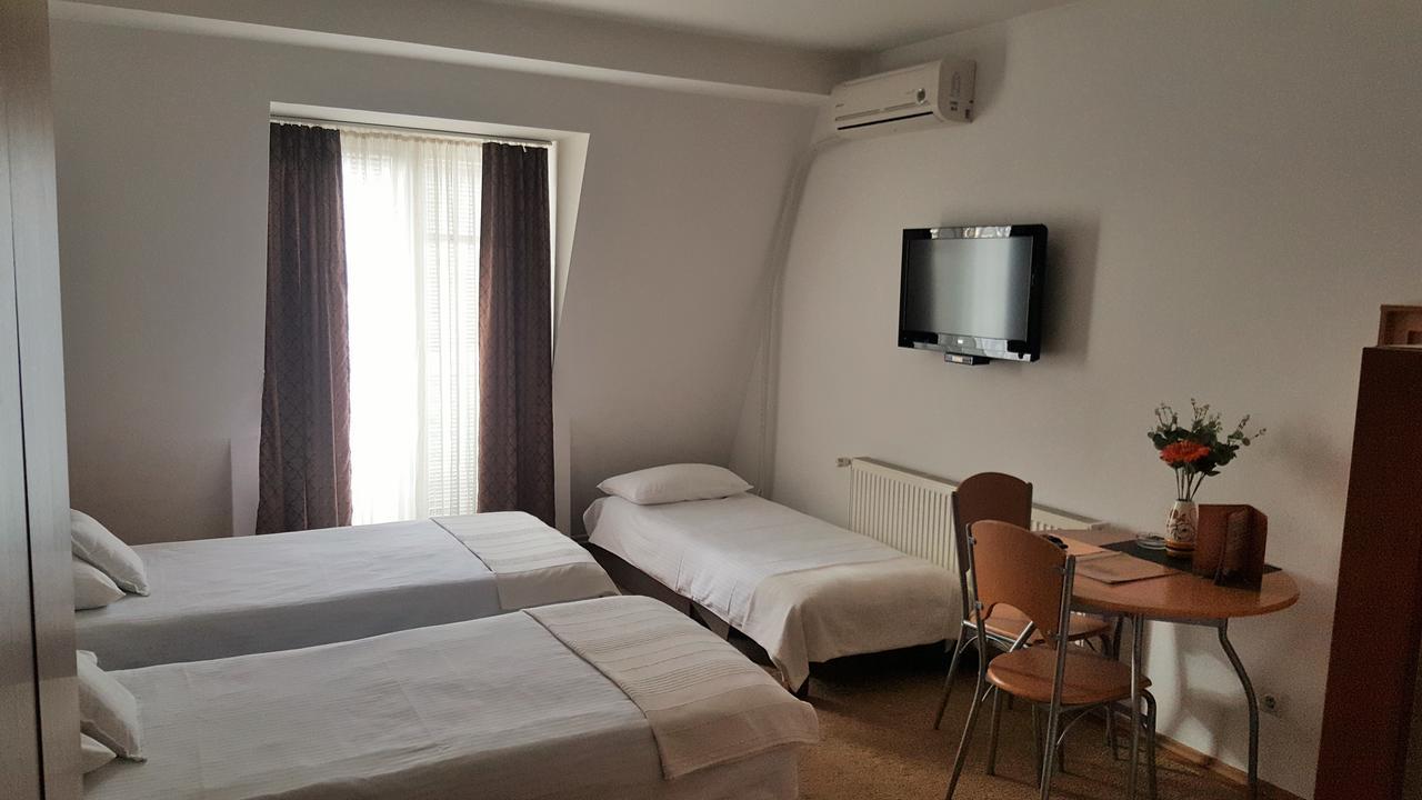 Hotel Topcider Belgrade Exterior photo